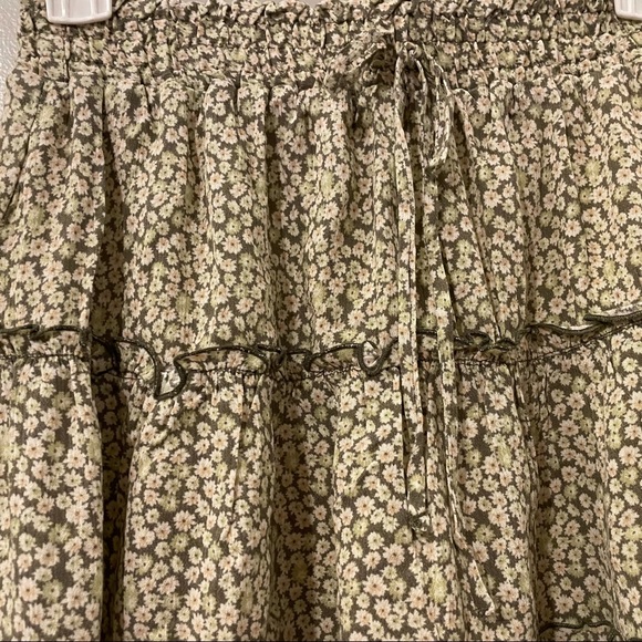 Good Luck Gem Green Daisy Floral Skirt White & Sage Flowy Tiered Women’s Medium - Picture 4 of 11
